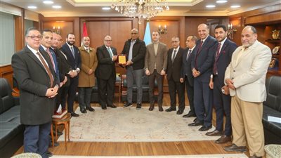 محافظ كفرالشيخ يناقش مع وفد نقابة المحامين تعزيز التنمية وترسيخ سيادة القانون.. 