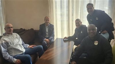 قنصل مصر في ليبيا يزور منتخب الناشئين والفراعنة بالأبيض أمام تونس