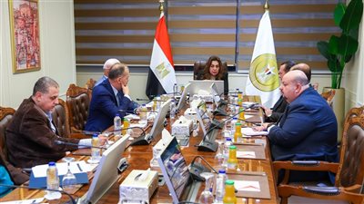 رؤية 2030 على الطاولة.. منال عوض تناقش استراتيجية تطوير الإدارة المحلية حتى 2030