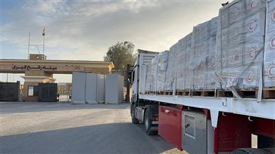 غذاء وأدوية.. الهلال الأحمر المصري يطلق قافلة مساعدات جديدة إلى غزة