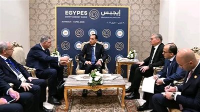 رئيس الوزراء يلتقي رئيس مجلس الإدارة والرئيس التنفيذي لشركة 