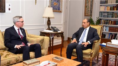 وزير الخارجية يؤكد دعم التعاون الاستراتيجي مع شركة 
