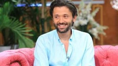 عائلة الساحر: تعرف على زوجة وأبناء كريم محمود عبد العزيز ورحلته الإنسانية خلف الأضواء