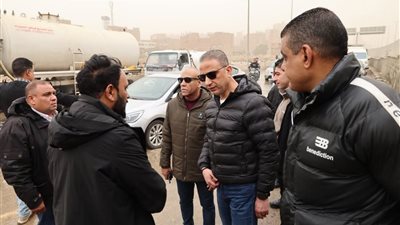محافظ الجيزة يتفقد جهود شفط مياه الأمطار ويؤكد استمرار الجاهزية الميدانية لضمان السيولة المرورية