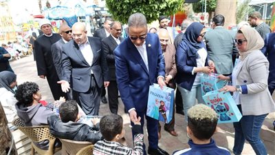 محافظ الجيزة يشارك الأطفال احتفالات يوم اليتيم ويؤكد دعم المحافظة للفئات الأولى بالرعاية
