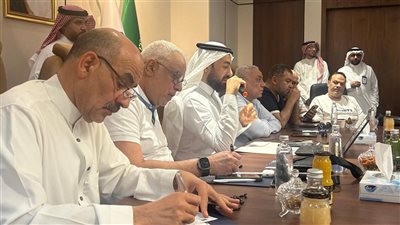 لقاء موسع في مكة بين الشركات والراجحي لبحث الاستعدادات للموسم وضمان راحة الحجاج وجودة الخدمات