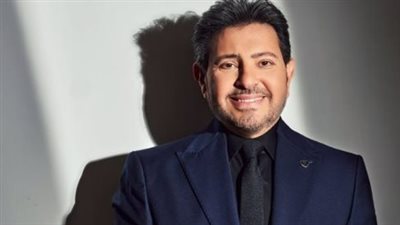 حقيقة عودة هاني شاكر إلى مصر بعد رحلة علاجية شاقة في مستشفيات فرنسا