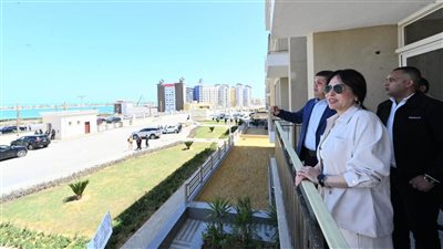 وزيرة الإسكان تتفقد مشروعات مارينا 8 و«بوغاز 24» والممشى السياحي بالساحل الشمالي