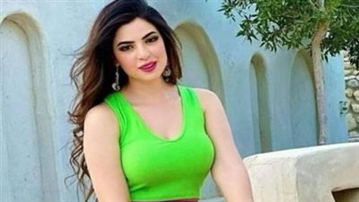 أناقة وجاذبية.. ميرنا جميل تبهر جمهورها بأحدث ظهور لها خلف كاميرات 