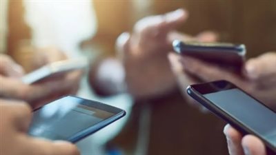 بشرى للمصريين بالخارج.. تمديد مهلة سداد رسوم الهواتف المستوردة إلى 120 يوماً