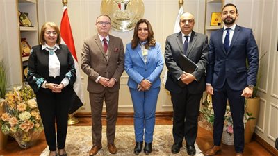 وزيرة التنمية المحلية تبحث مع سفير التشيك بالقاهرة تعزيز التعاون في مجالات البيئة والبنية التحتية