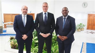 رئيس القابضة لمصر للطيران يلتقي الأمين العام لاتحاد شركات الطيران الأفريقية ورئيس اللجنة التنفيذية الاتحاد 