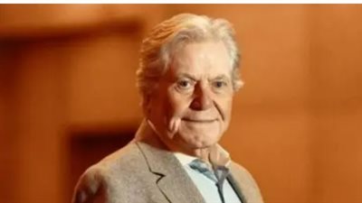 القائمة الكاملة لأعمال حسين فهمي: خريطة إبداعية تضم أكثر من 100 فيلم ومسلسل