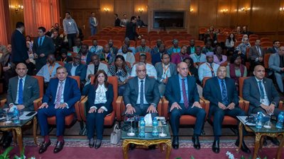 وزير الدولة للإنتاج الحربي يشهد ختام برامج تدريب الكوادر الأفريقية في مجالي الطاقة والاتصالات
