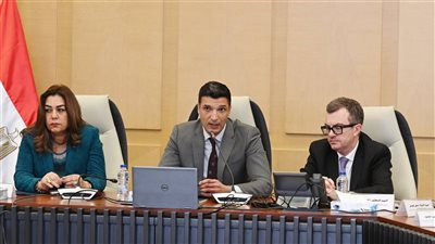 وزراء الصناعة والتنمية المحلية والزراعة والتخطيط يناقشون خطة تنفيذ مشروع القرى المنتجة