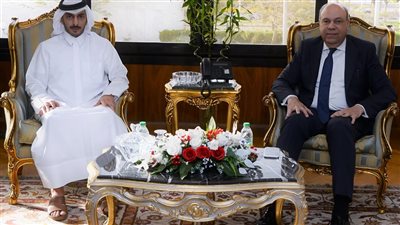وزير الطيران يبحث مع مجموعة شركات فهد آل ثان  القطرية دراسة مشروع إنشاء مصنع لإنتاج وقود الطائرات المستدام (SAF) في مصر
