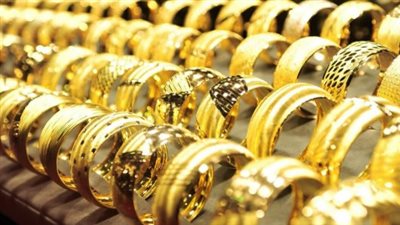 أسعار الذهب في مصر تتراجع وسط ضغوط الدولار والتضخم العالمي