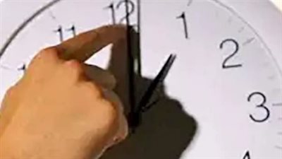 بدء العمل بالقانون رقم 24 لسنة 2023: موعد تقديم الساعة 60 دقيقة في شهر أبريل