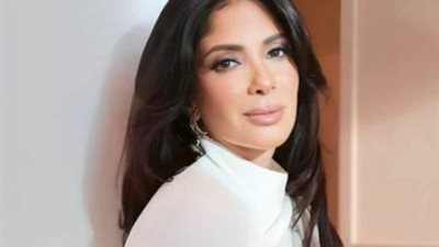قصة إنسانية مؤثرة.. منى زكي تسلط الضوء على مرض الخرف في فيلمها الجديد 