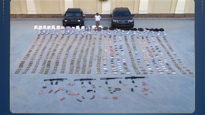 الداخلية تضبط طنين مخدرات و163 ألف قرص و90 سلاحًا ومصرع 3 خطرين