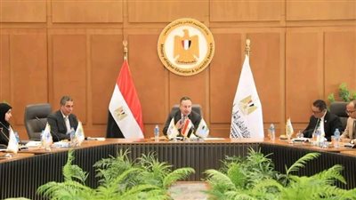 وزير التعليم العالي خلال لقائه الموسع بممثلي الاتحادات الطلابية والأسر المركزية بالجامعات والمعاهد
