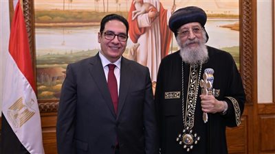 رئيس جامعة القاهرة يهنئ البابا تواضروس بعيد القيامة ويؤكد: مصر نموذج فريد في الوحدة الوطنية