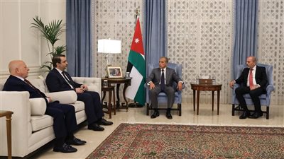 رئيس الوزراء الأردني يؤكد دعم وحدة سوريا وتعزيز التعاون في التجارة والطاقة والأمن