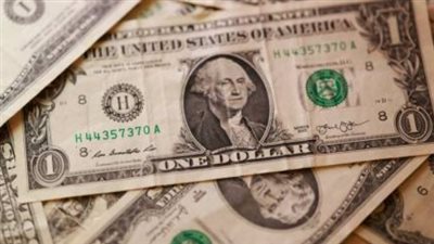 بشرى للمستوردين والمواطنين.. الدولار يكسر التوقعات ويهبط دون مستوياته السابقة في البنوك