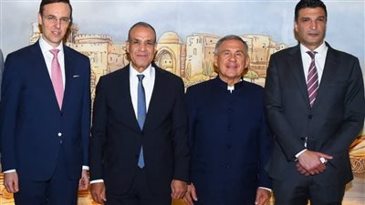 وزير الخارجية يبحث مع رئيس تتارستان تعزيز التعاون الاقتصادي والصناعي وتوسيع الاستثمارات بين الجانبين