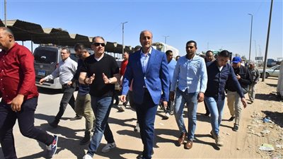 اللواء محمد علوان يتابع تطوير محور 