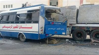 بالصور.. تفاصيل حادث تصادم أتوبيس مدرسة بسيارة نقل بطريق سفاجا القصير