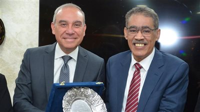 مجلس إدارة “هيئة الاستعلامات” يعقد اجتماعه الأول بعد إعادة تشكيله ويُكرم الوزير ضياء رشوان