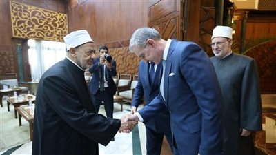 شيخ الأزهر: العالم أحوج ما يكون إلى ما يجمع الشعوب ويقرب بينها