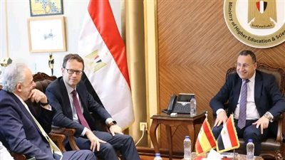 وزير التعليم العالي يبحث سبل تعزيز التعاون مع سفير مملكة إسبانيا 
