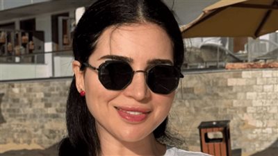 مي عز الدين تخطف الأنظار بإطلالة صيفية ناعمة بعد تجاوز أزمتها الصحية الأخيرة