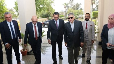 رئيس قناة السويس: الاستثمار في العنصر البشري هو استراتيجيتنا الدائمة