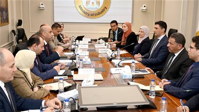 الصناعة والعمل تبحثان تعزيز التكامل في التدريب والتشغيل والسلامة المهنية ودعم الاستثمار