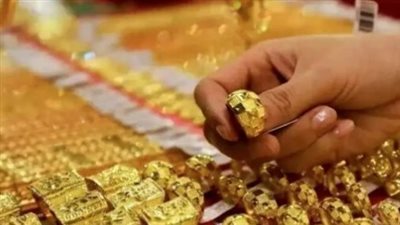 توازن حذر في سوق الذهب المصري مع استقرار الدولار دون مستويات 52 جنيهاً