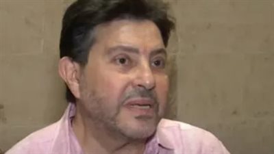 تفاصيل رحلة هاني شاكر العلاجية في فرنسا وتدخل وزيرة الثقافة لمتابعته