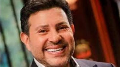 محمد ثروت يطلب الدعاء لصديق عمره هاني شاكر: 