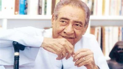 الشاعر الذي كتب للوطن والحب: جولة في أهم أغاني ومؤلفات الأبنودي
