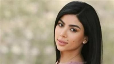 سر أناقة كارولين عزمي في أحدث ظهور: تفاصيل الفستان الأسود الذي أبهر المتابعين