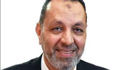 محمد عبد الغفار يثمن جهود تنظيم المرور ويدعو لمرونة في مواعيد تحرك شاحنات الأخشاب
