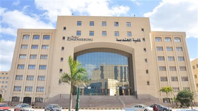 رئيس جامعة كفر الشيخ يعلن تأهل فريق كلية الهندسة ضمن أفضل 15 فريقًا عالميًا 