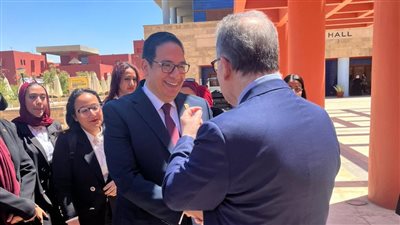 جامعة القاهرة تشارك بوفد طلابي متميز في محاضرة الرئيس الفنلندي بالجامعة الأمريكية بالقاهرة