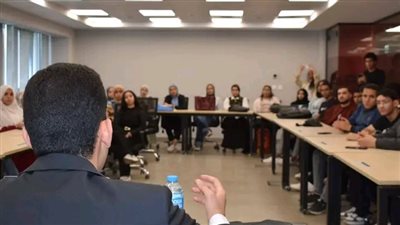 سلسلة جلسات قانونية بـ iClub لتعزيز المهارات التطبيقية لطلاب القانون بجامعة عين شمس 