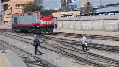 من القاهرة إلى أسوان.. رفع درجة الاستعداد بكافة أبراج المراقبة لتعديل المواعيد