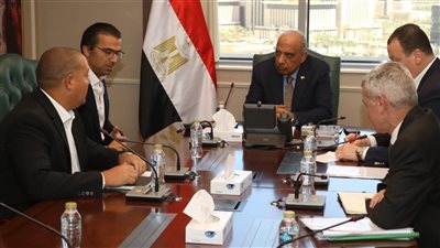 وزير الكهرباء يتابع مع تحالف حسن علام–إنفينيتي تطورات مشروعات الطاقة المتجددة بقدرة 2500 ميجاوات