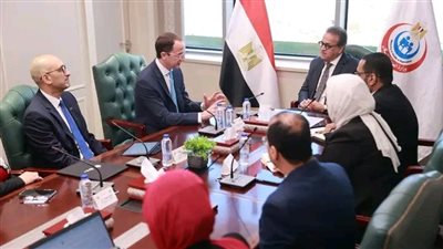 وزير الصحة وفايزر يبحثان توسيع التعاون لعلاج الأورام والهيموفيليا وتوطين اللقاحات