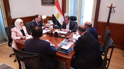 وزير الصحة يراقب تقدم أعمال اللجنة العليا لتطوير معايير المسؤولية الطبية في مصر